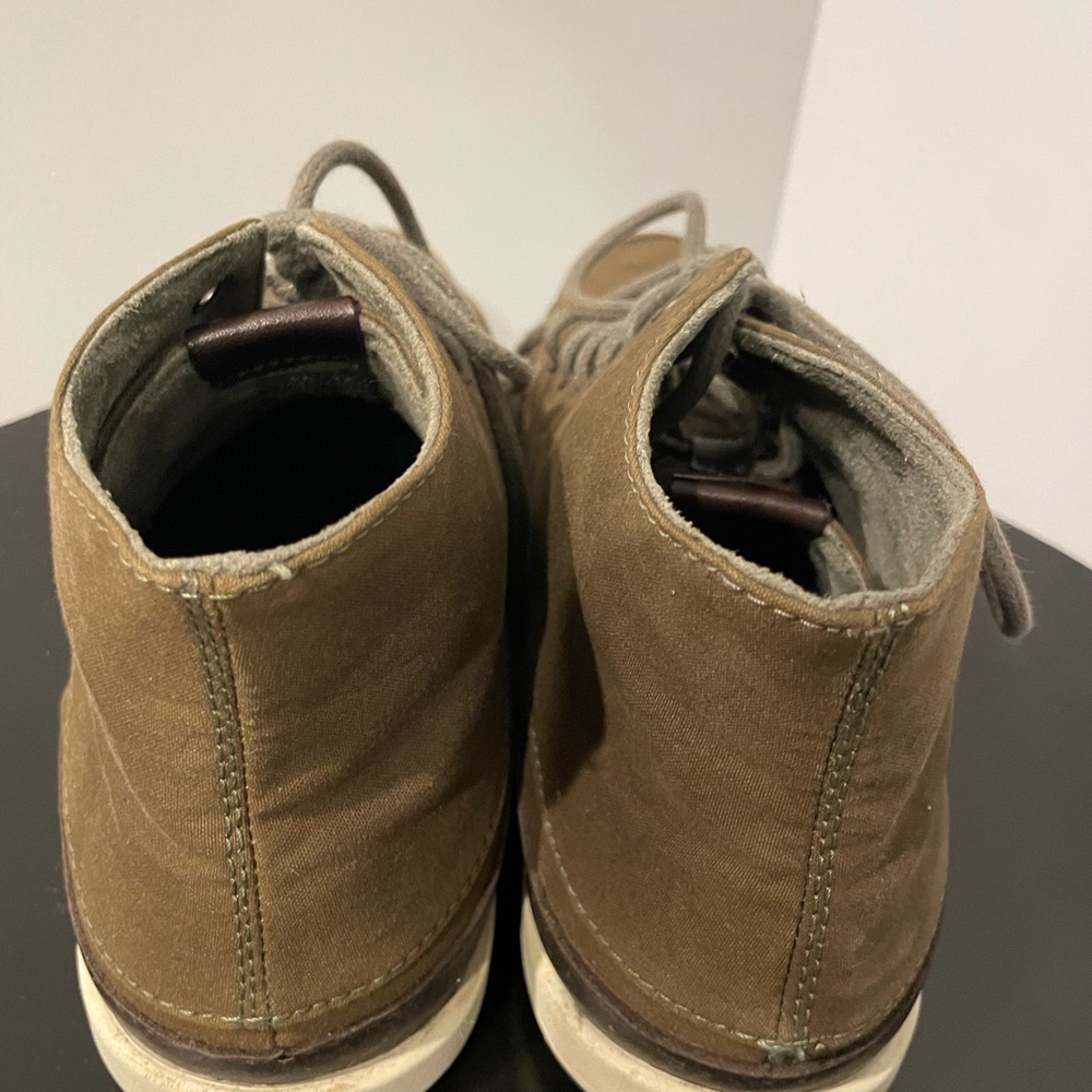 OluKai Men's army green/tan  Boots size 9 - Picture 4 of 9